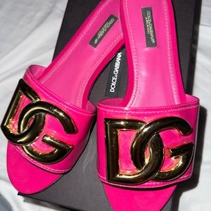 Bianca Dg logo patent flat